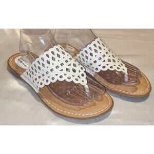 B.O.C. Born Caree Womens Thong Sandals White Vegan Leather Laser Cut Size 9M
